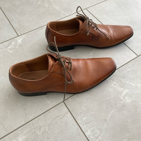 Rarely worn - Picture 3 of 11